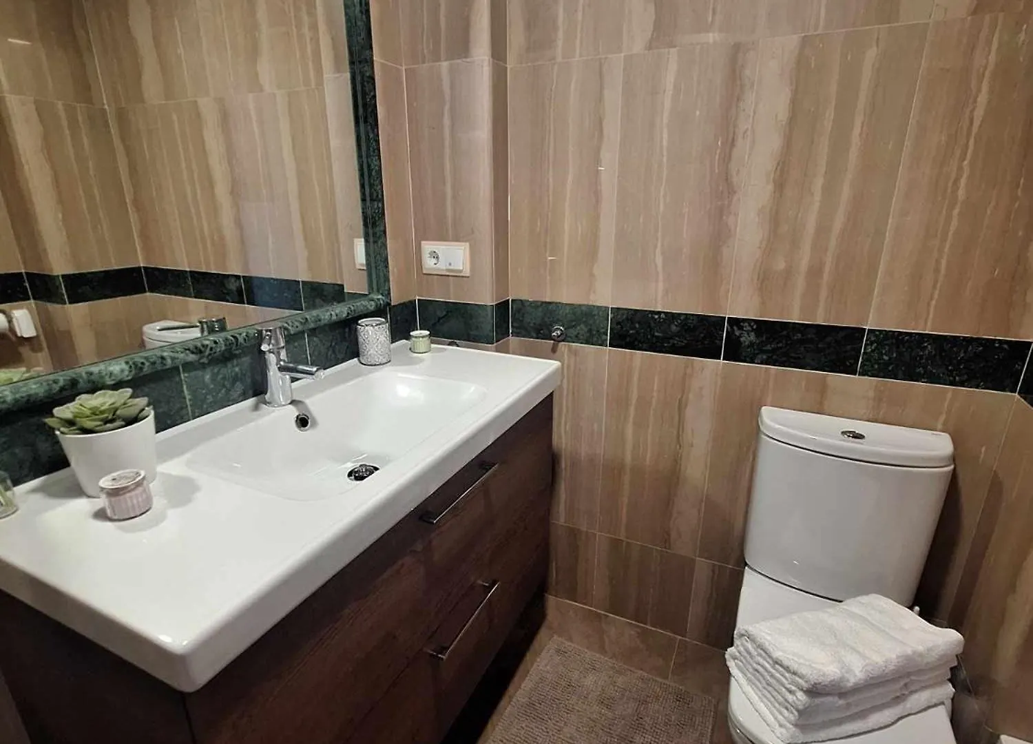 Apartment Vistsolmar -Apartamentos Budha - Solo Familias ! Zona Tivoli Benalmadena