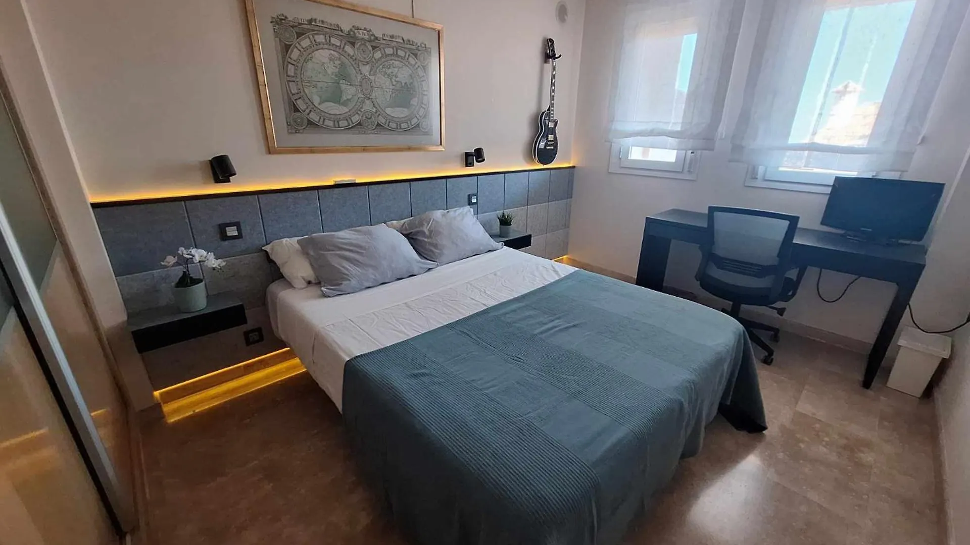 Vistsolmar -Apartamentos Budha - Solo Familias ! Zona Tivoli Benalmadena 0*,  Spain