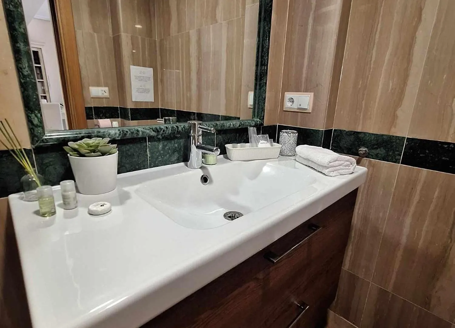 Vistsolmar -Apartamentos Budha - Solo Familias ! Zona Tivoli Benalmadena Apartment